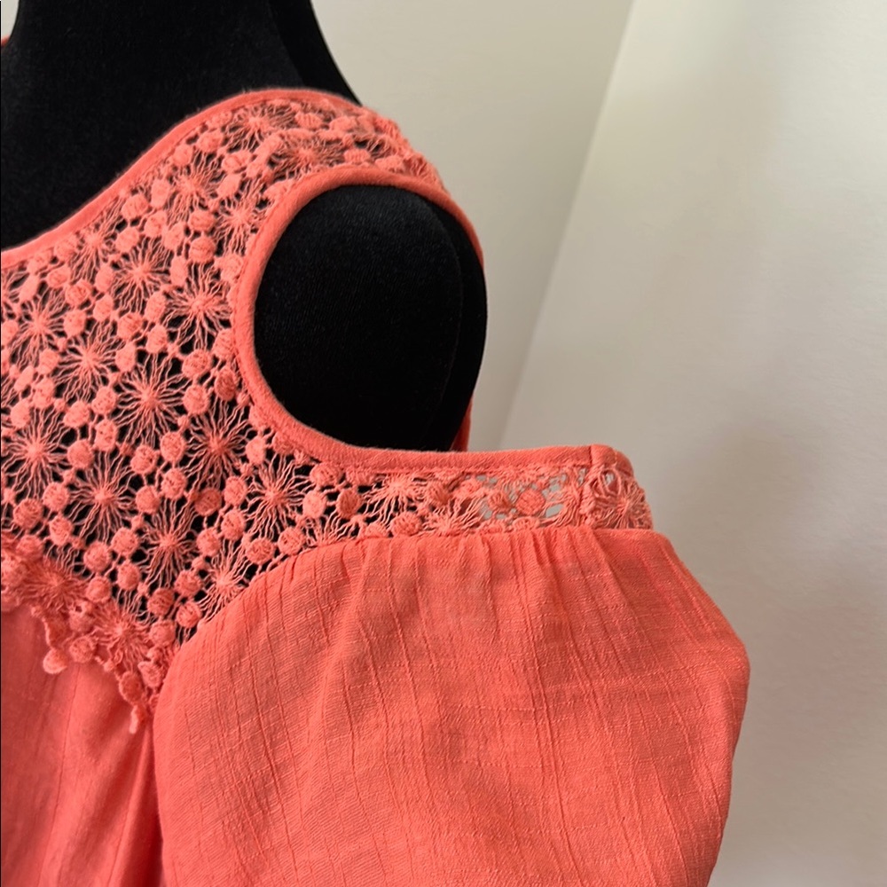 Elegant Coral Cold Shoulder Dress - Picture 4 of 12